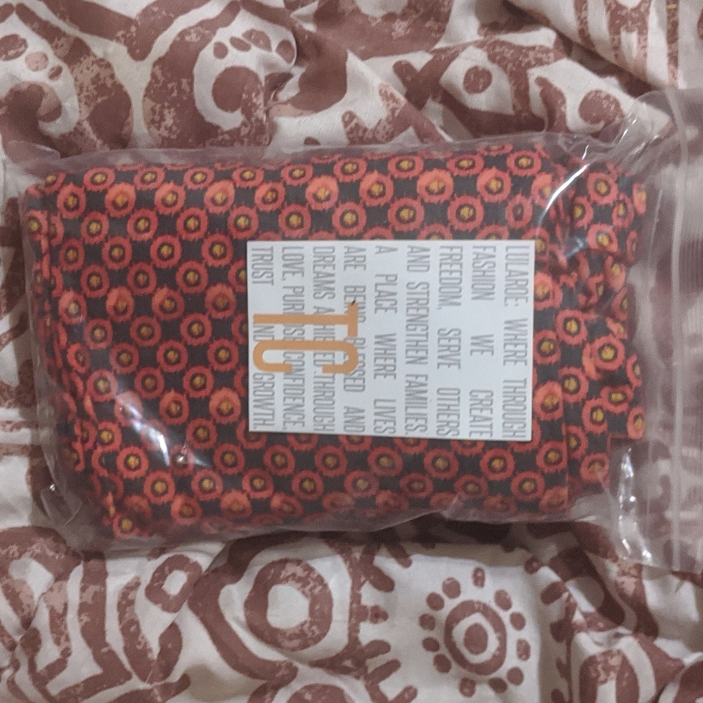 SALE BNWT TC LuLaRoe LLR Pink and Blue Geometric Abstract Leggings